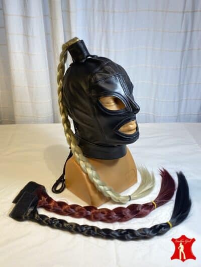 MASK WITH INTERCHANGEABLE PONYTAIL